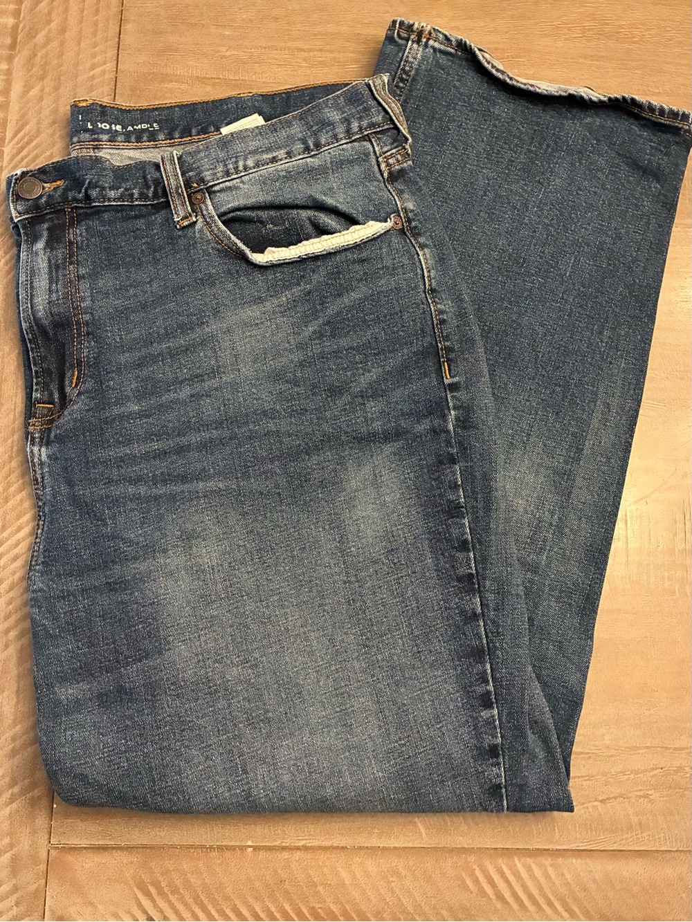 Men's Old Navy Loose Ample Medium Wash Jeans - Classic Straight Fit